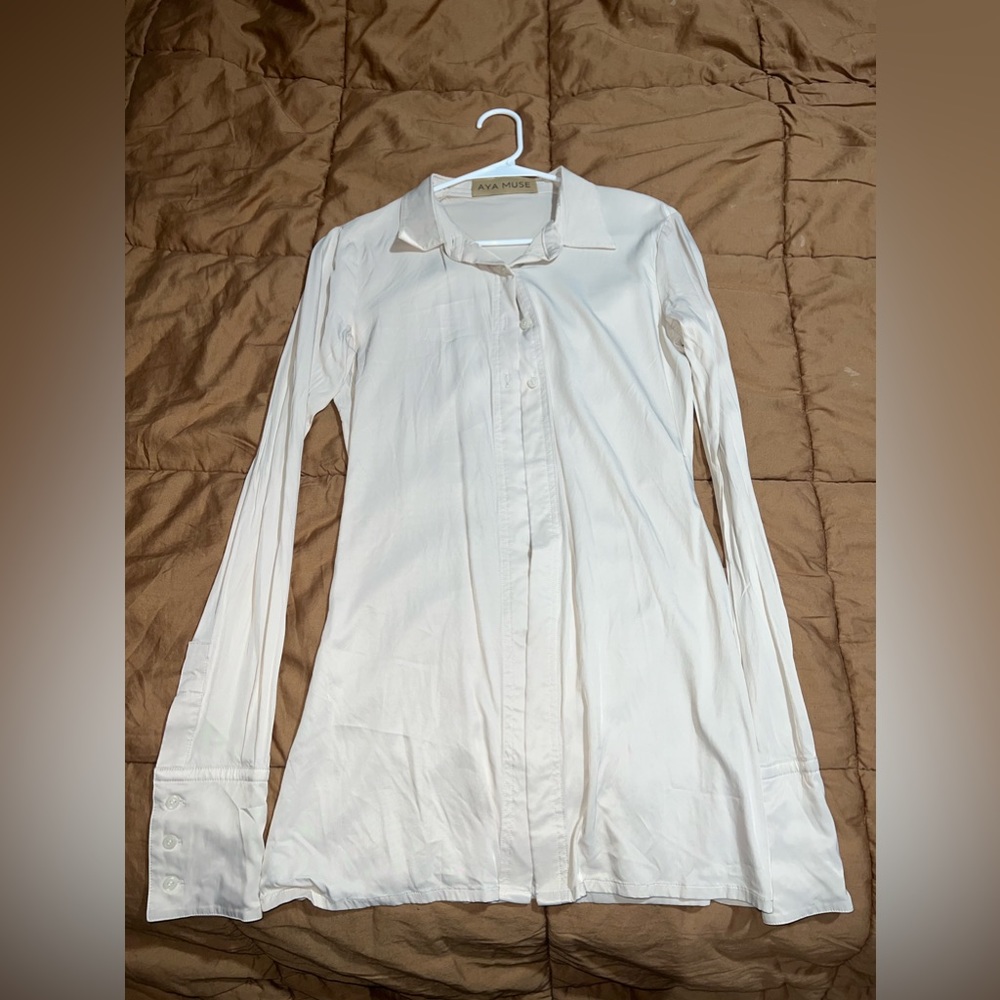 AYA MUSE Larimar Shirt in Off-White Crepe in Size Large